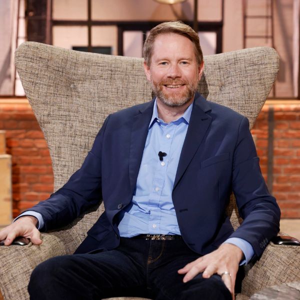 Will Eric Larchevêque announce creating a political movement or running for an election before the end of November 2025?